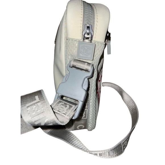 Authentic CHANEL CC Sports Line Crossbody Camellia Shoulder Bag Pochette White - Picture 4 of 7